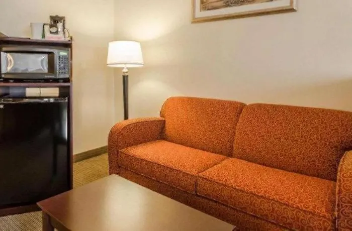 Quality Suites Jeffersonville - Louisville North